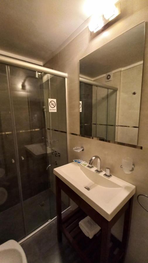 פוארטו מדרין Costanera Hotel מראה חיצוני תמונה