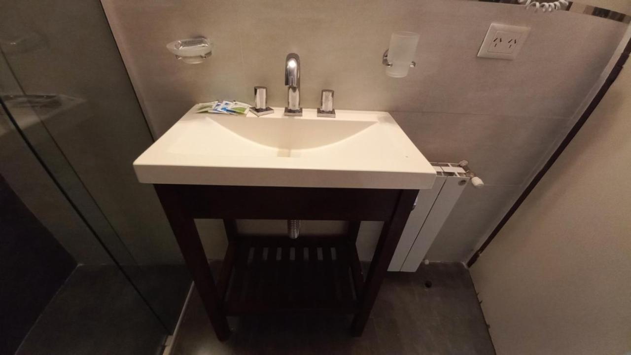 פוארטו מדרין Costanera Hotel מראה חיצוני תמונה