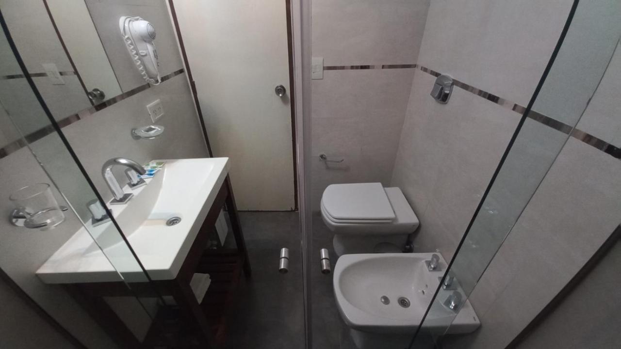 פוארטו מדרין Costanera Hotel מראה חיצוני תמונה