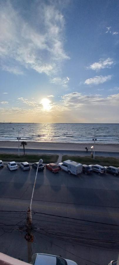 פוארטו מדרין Costanera Hotel מראה חיצוני תמונה