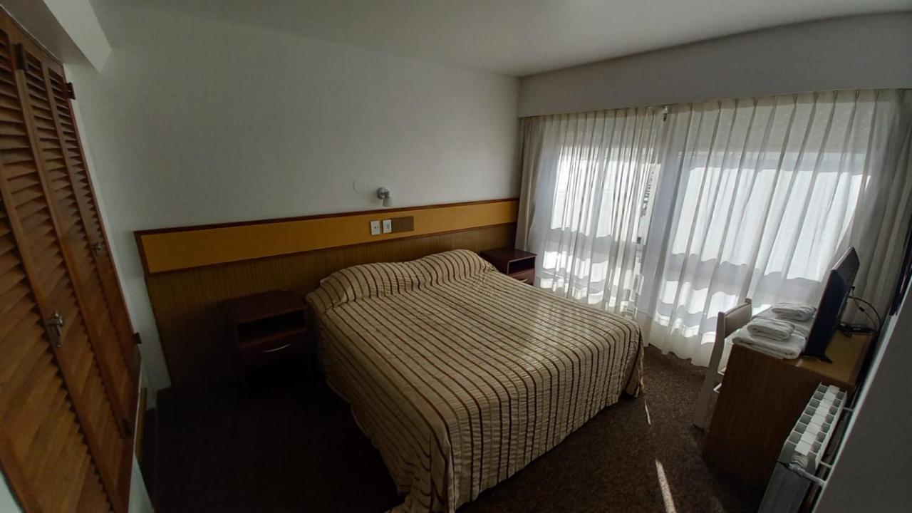 פוארטו מדרין Costanera Hotel מראה חיצוני תמונה