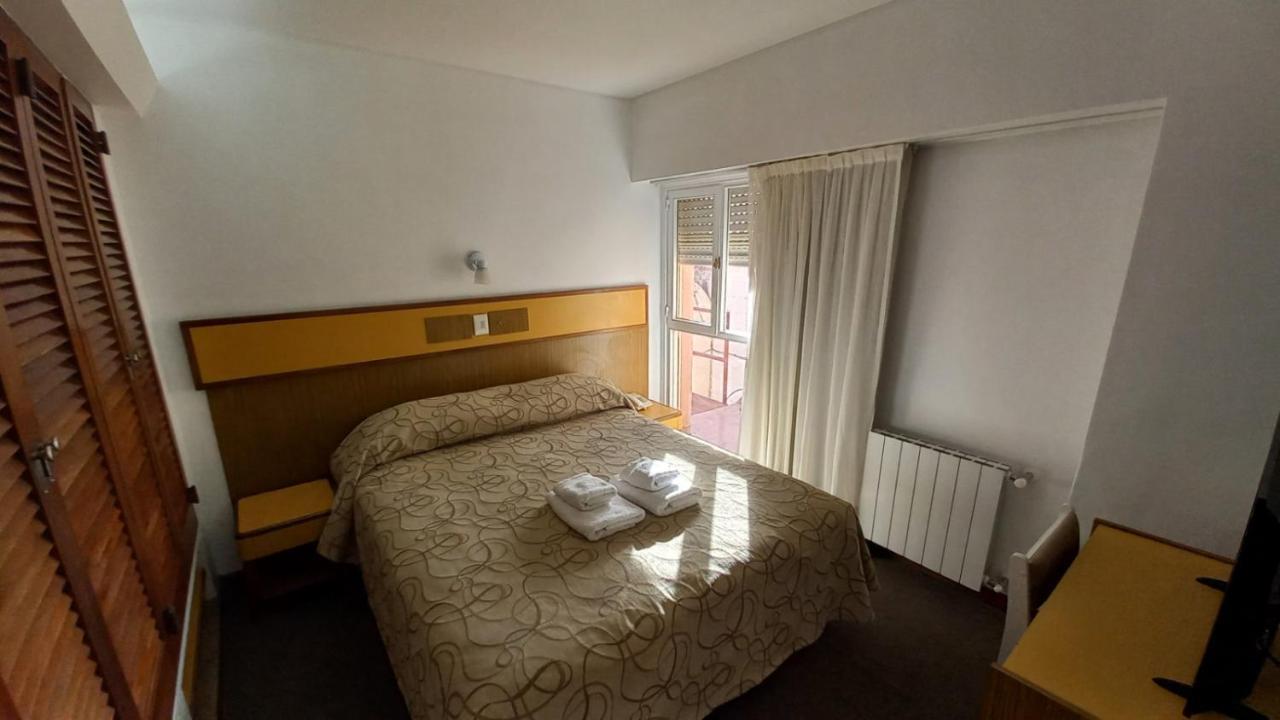 פוארטו מדרין Costanera Hotel מראה חיצוני תמונה