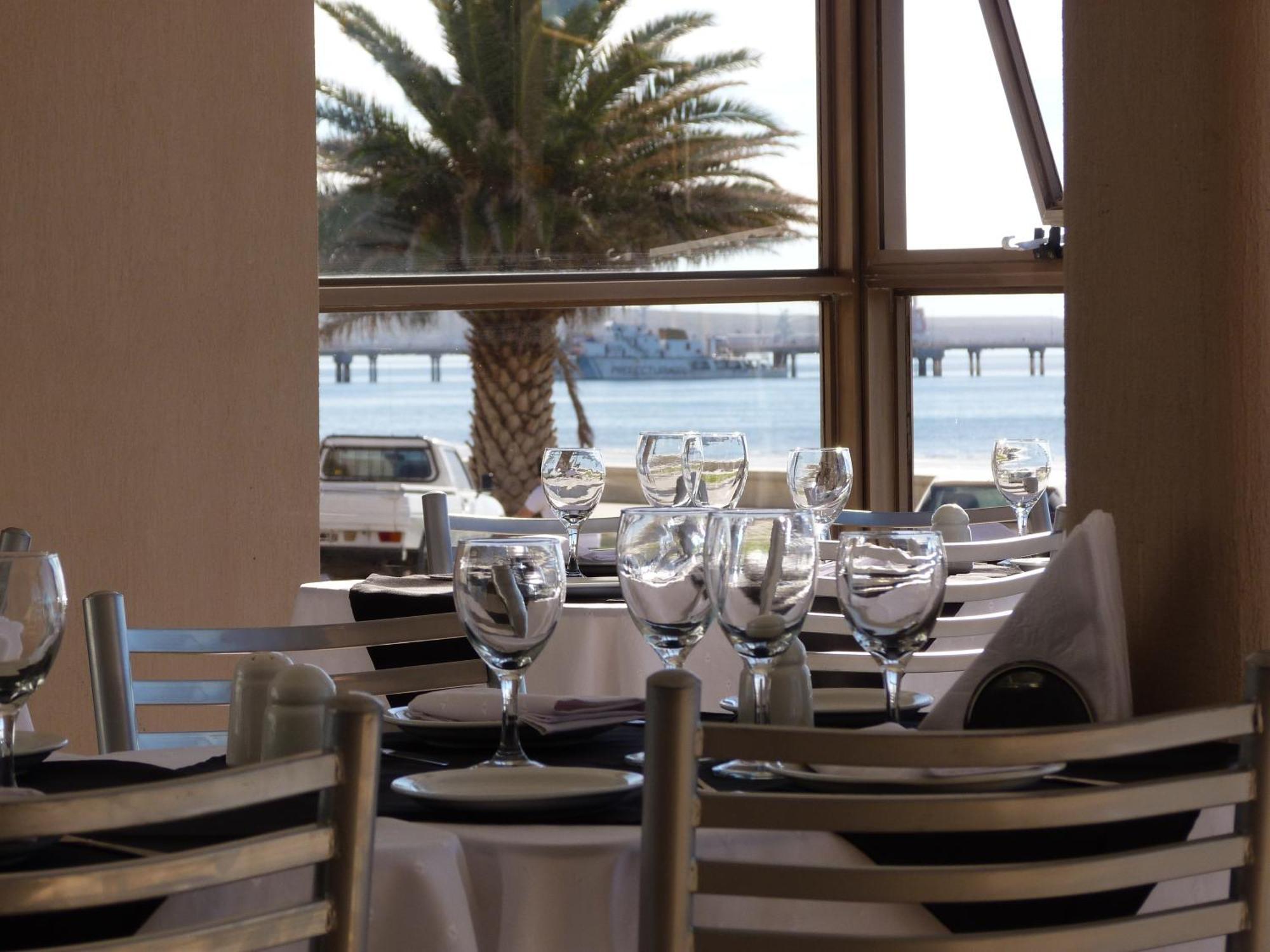 פוארטו מדרין Costanera Hotel מראה חיצוני תמונה