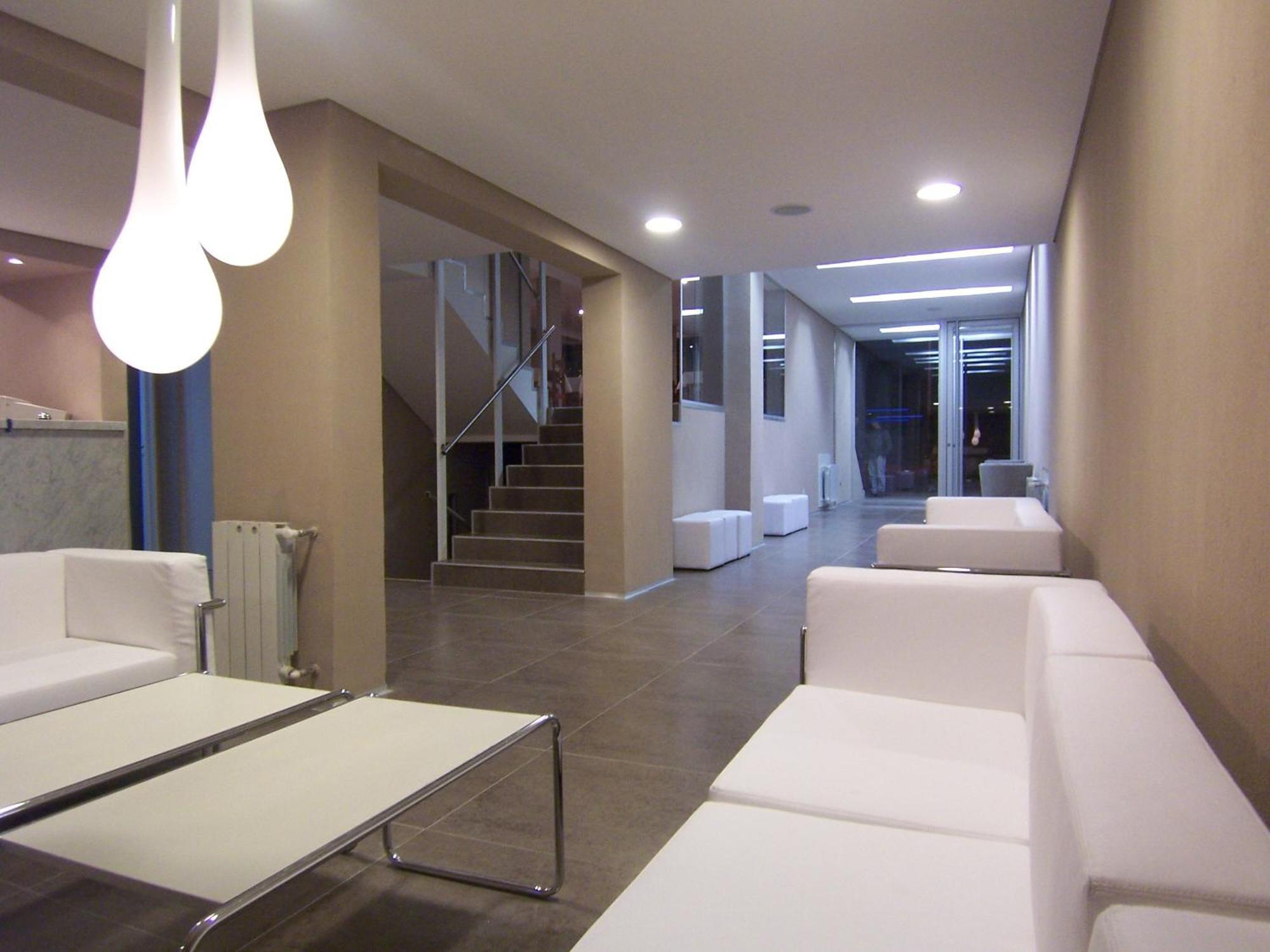 פוארטו מדרין Costanera Hotel מראה חיצוני תמונה