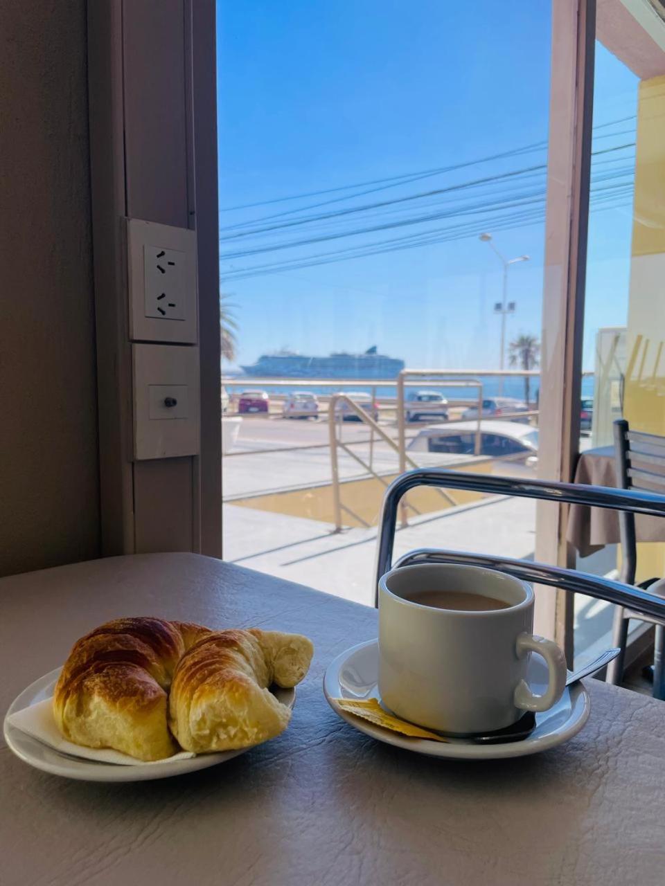 פוארטו מדרין Costanera Hotel מראה חיצוני תמונה